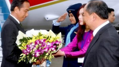 Dari Manila, Presiden Jokowi Tiba di Hanoi