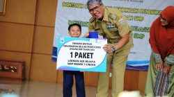 Pemkot Cimahi Salurkan Bantuan SPP Dan Paket Alat Belajar Untuk Siswa SD-SMP